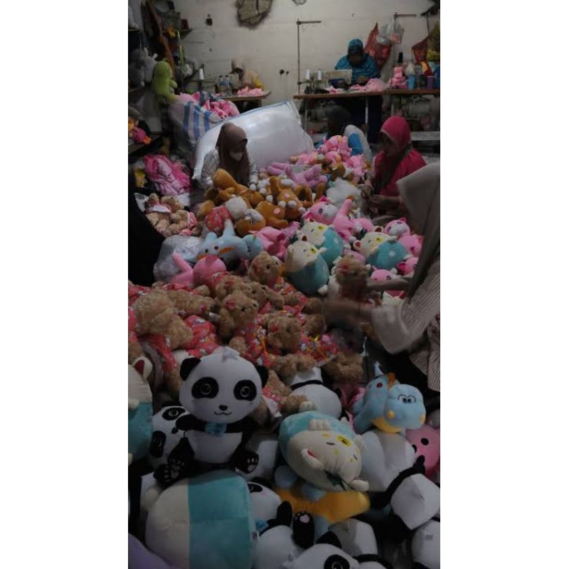 Berbagai boneka lucu