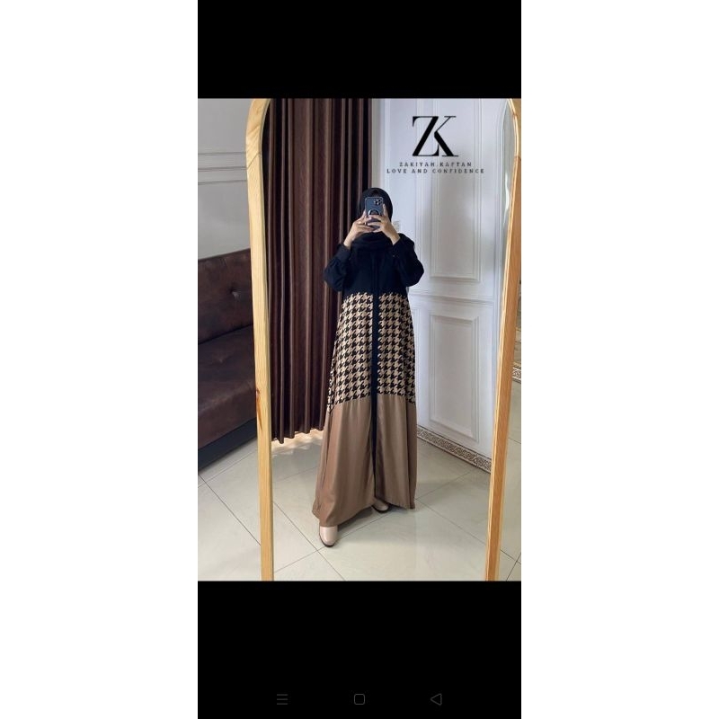 zakiyah kaftan