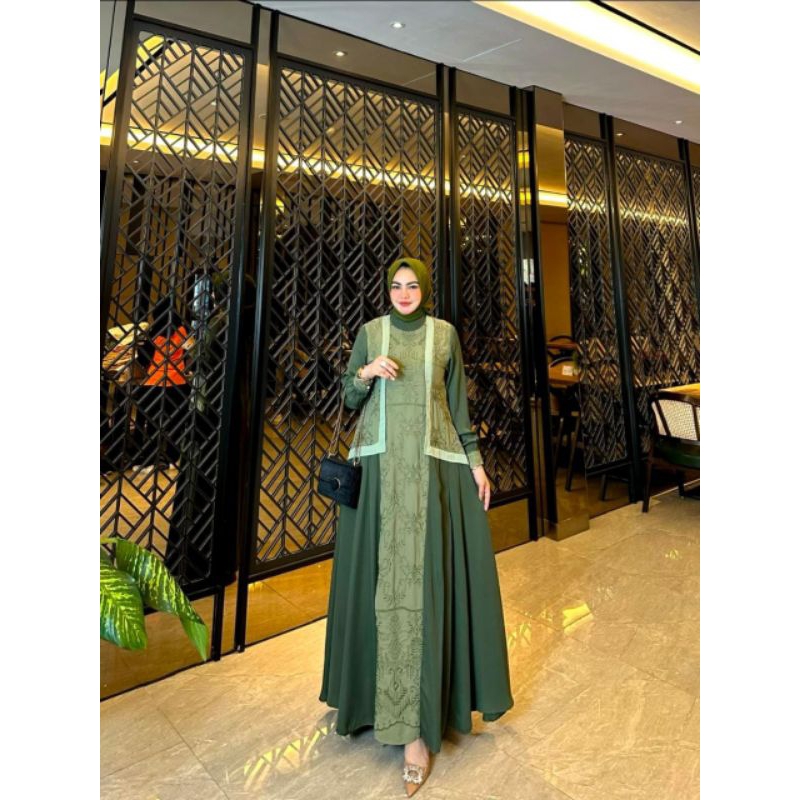nadia dres