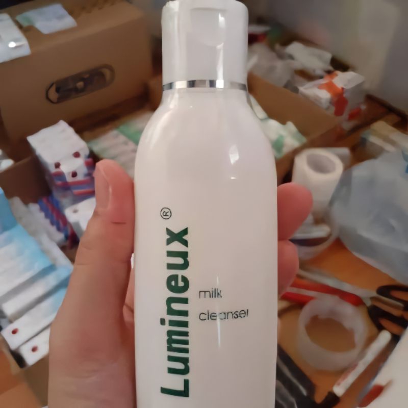 lumineux milk cleanser