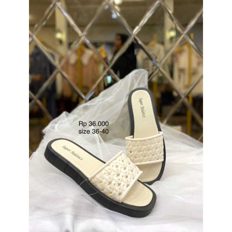 sandal wanita