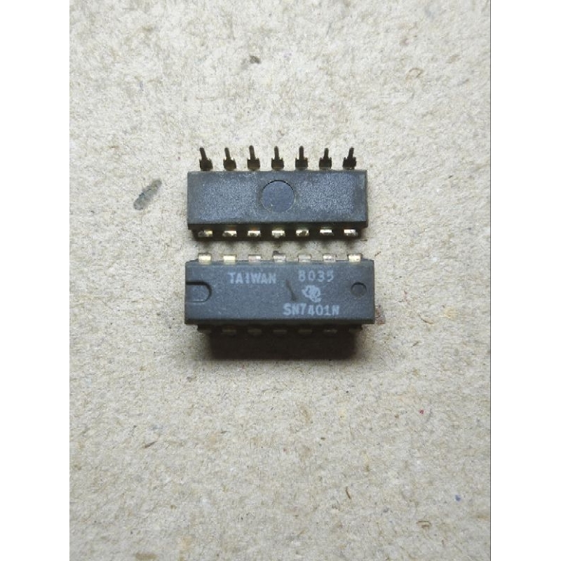 IC SN 7401