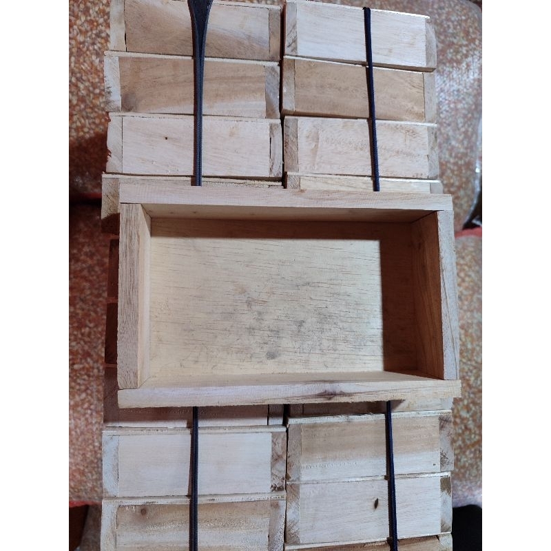 TEMPAT PAKAN KAYU