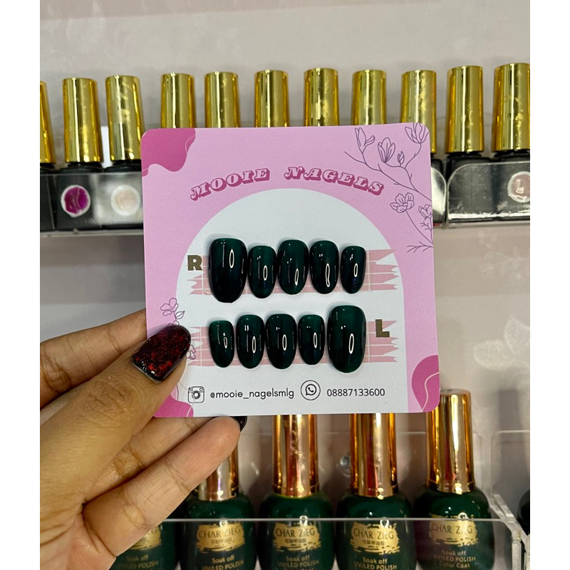 Custom fake nails