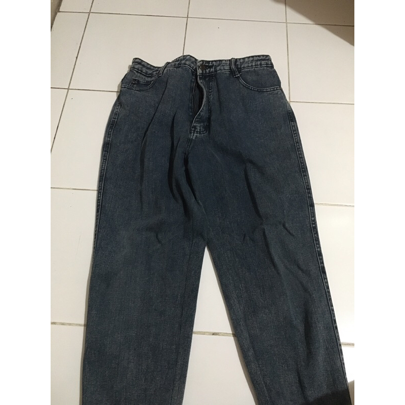 PRELOVED JEANS CEWEK