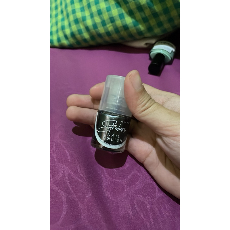 Stroberi Nail Polish