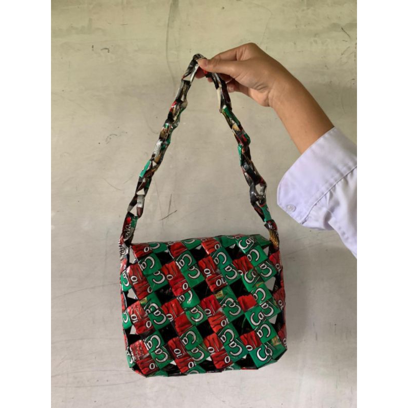 TAS SELEMPANG