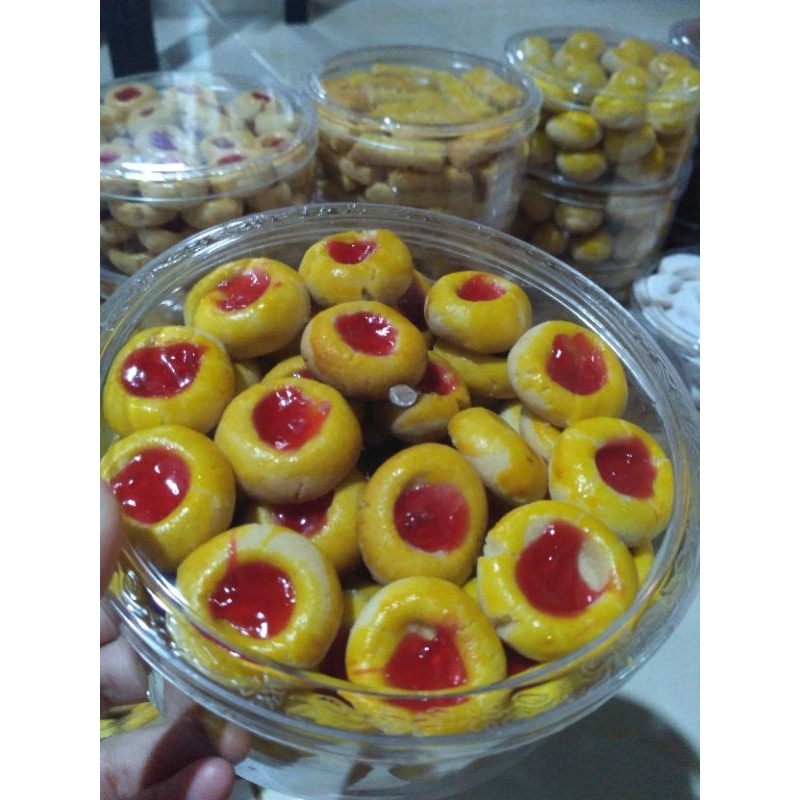 Kue lebaran/kukis strawberry