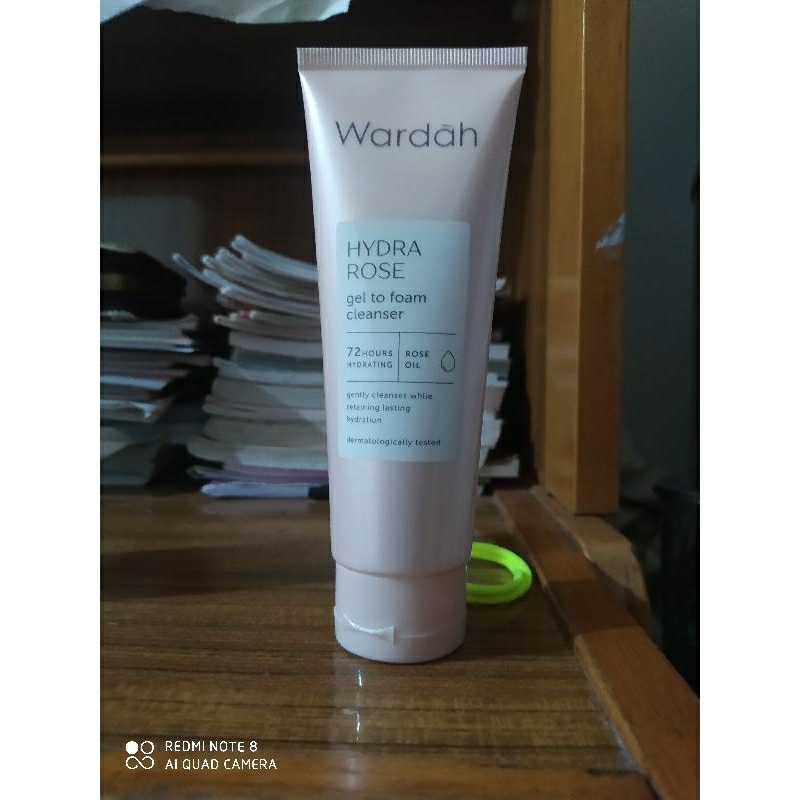 WardahHydraRoseFacialWash