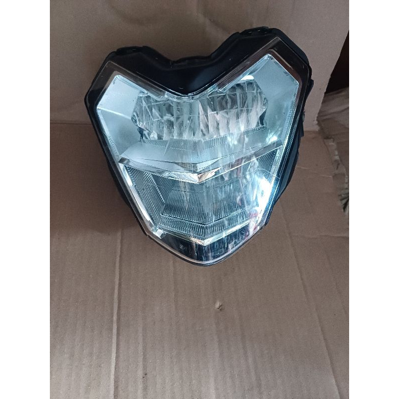 refletor lampu depan GTR original