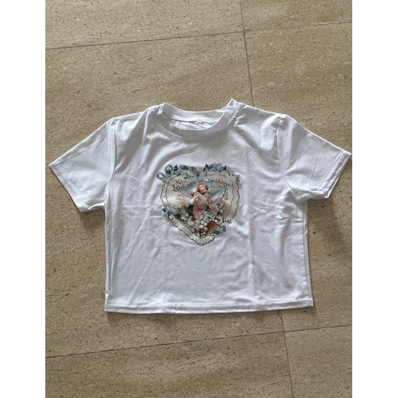 white graphic tee