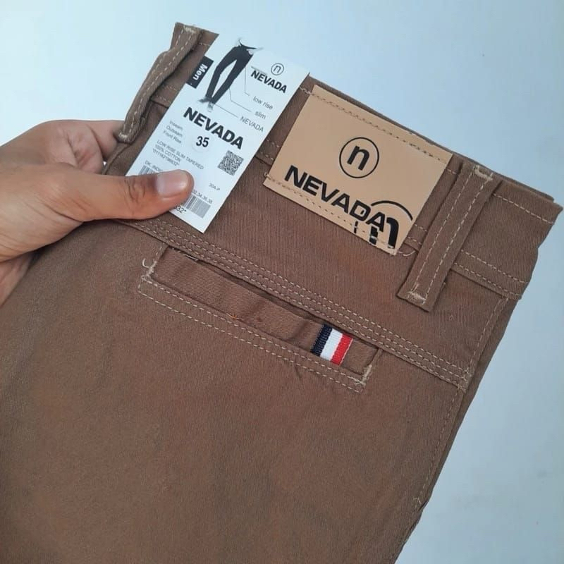 Celana panjang chikos