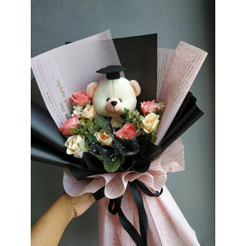 buket bunga mawar artificial boneka wisuda sidang