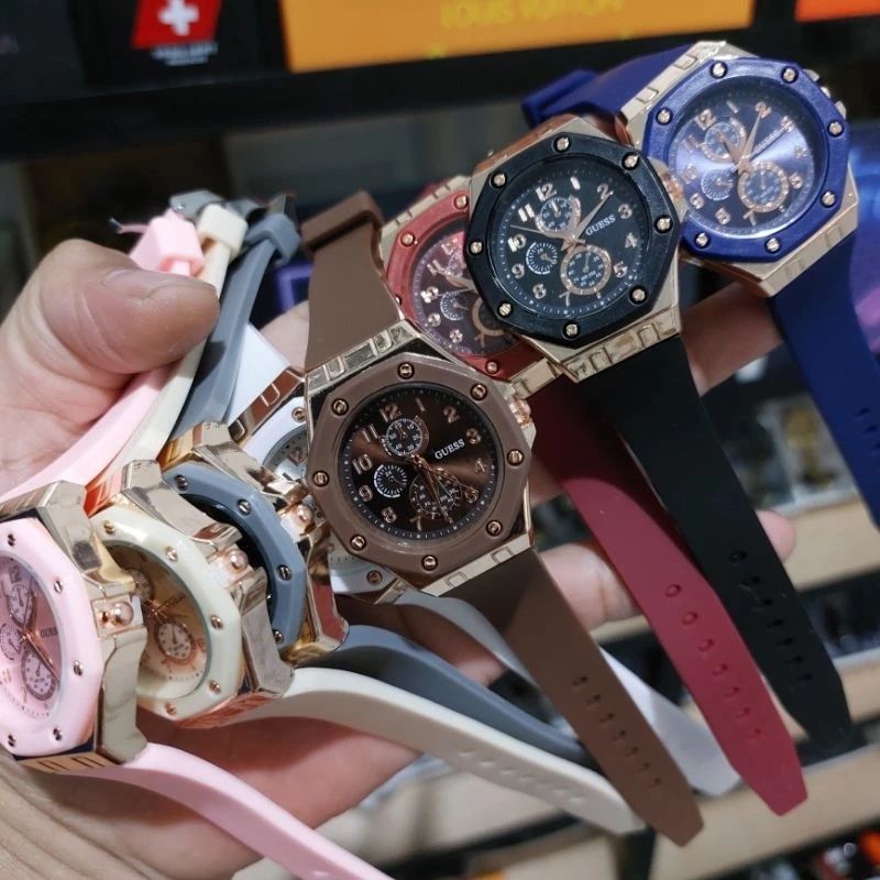 Jam karet wanita