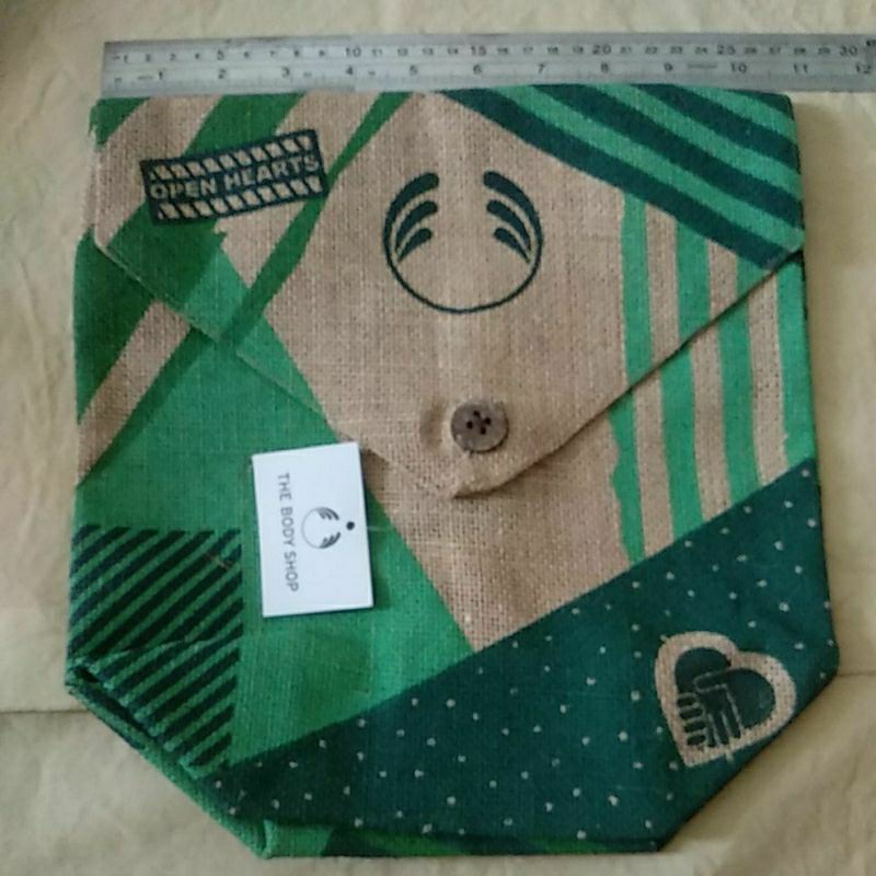 pouch the body shop envelope