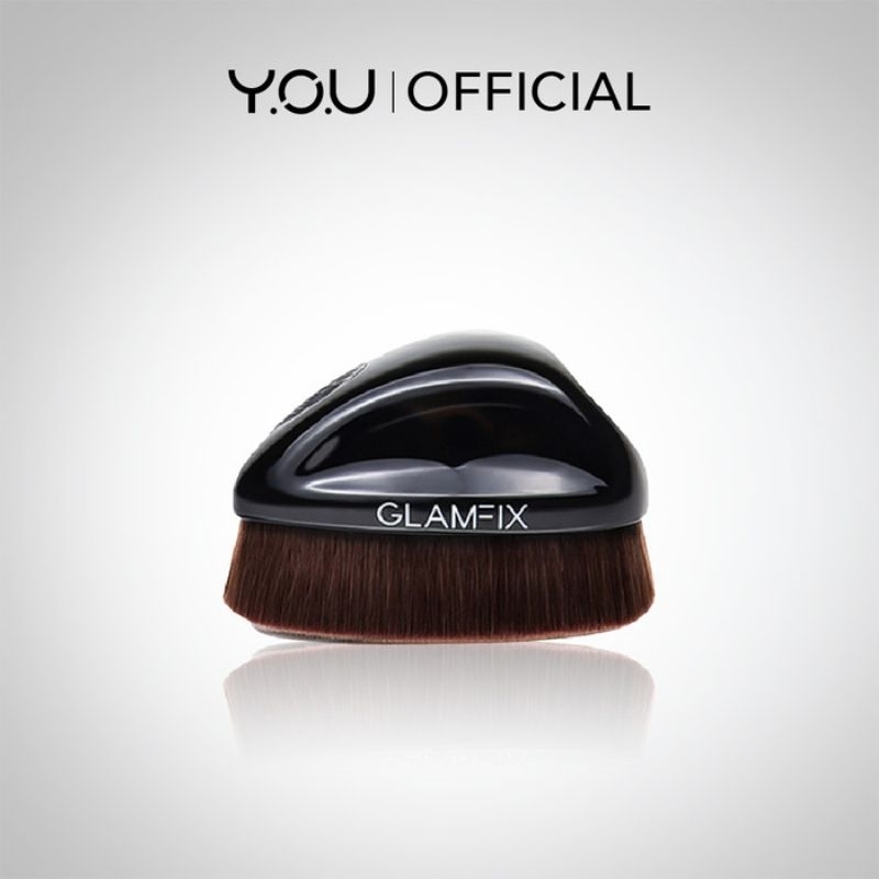 Glam Fix Iron Brush