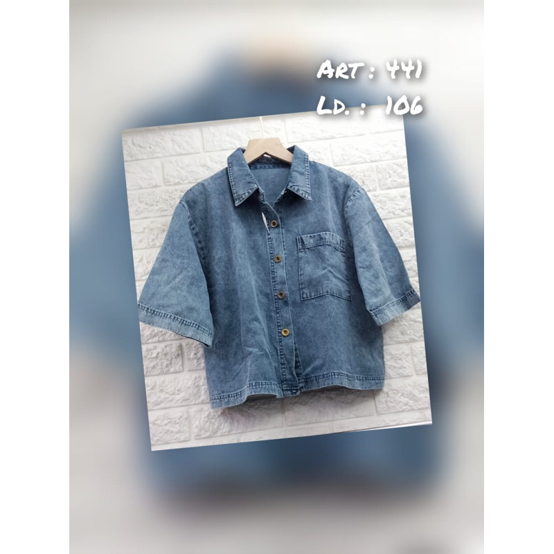Kemeja denim kancing hidup