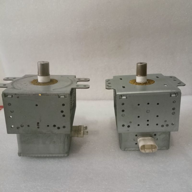 MAGNETRON MICROWAVE OVEN
