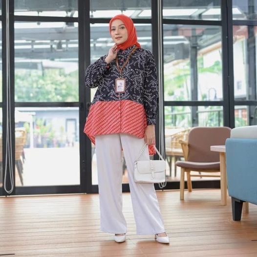 BLOUSE BATIK KERJA MODERN