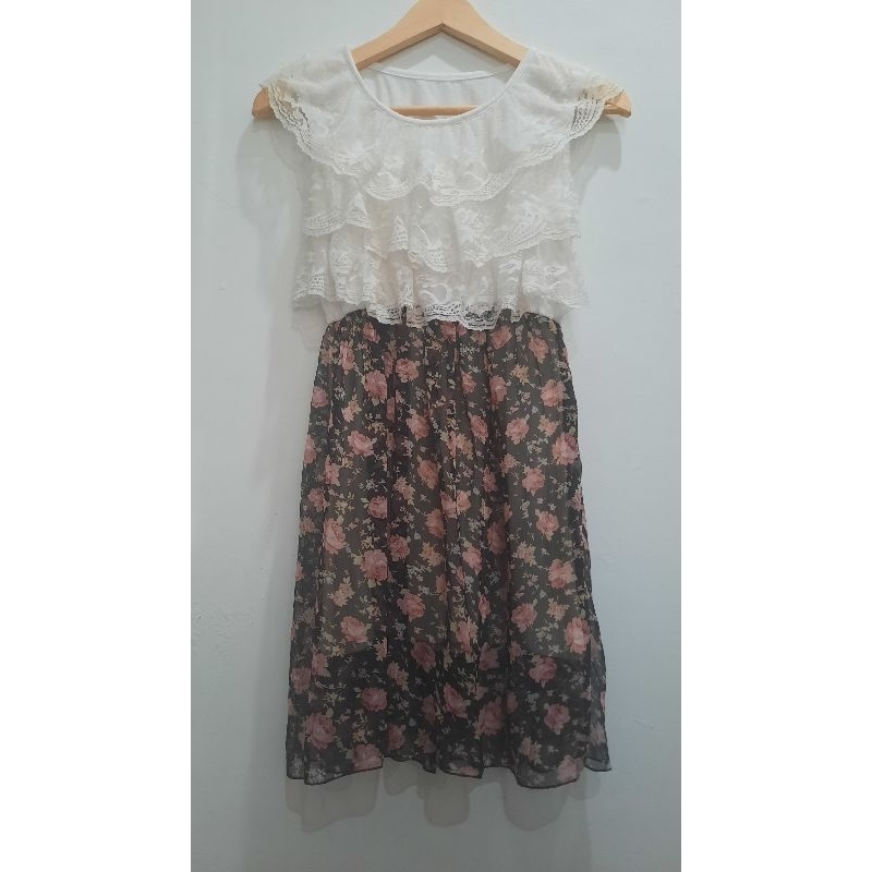 mini Dress Renda Bunga Bukan Baru