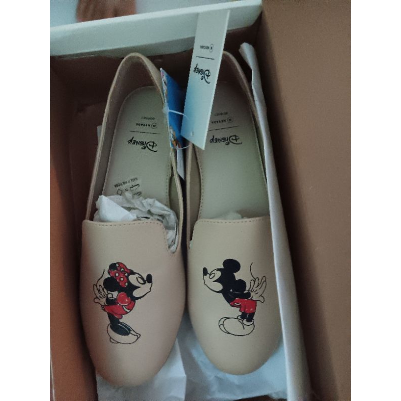 sepatu mickey