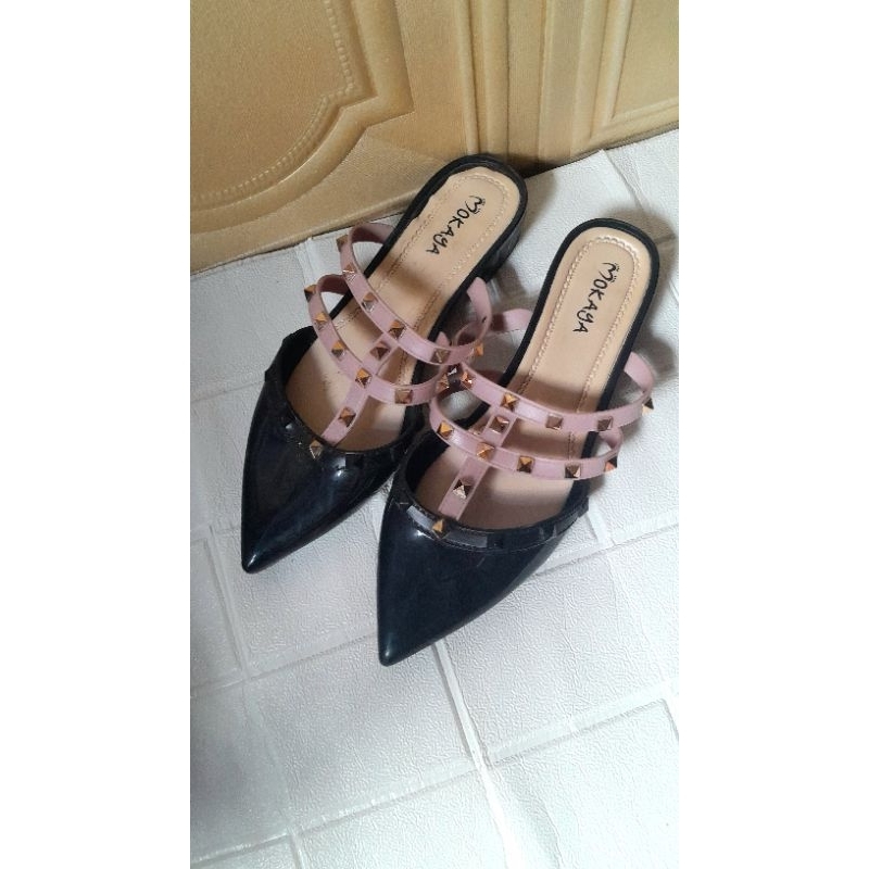flatshoes hitam stud