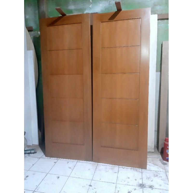pintu solid kamper minimalis