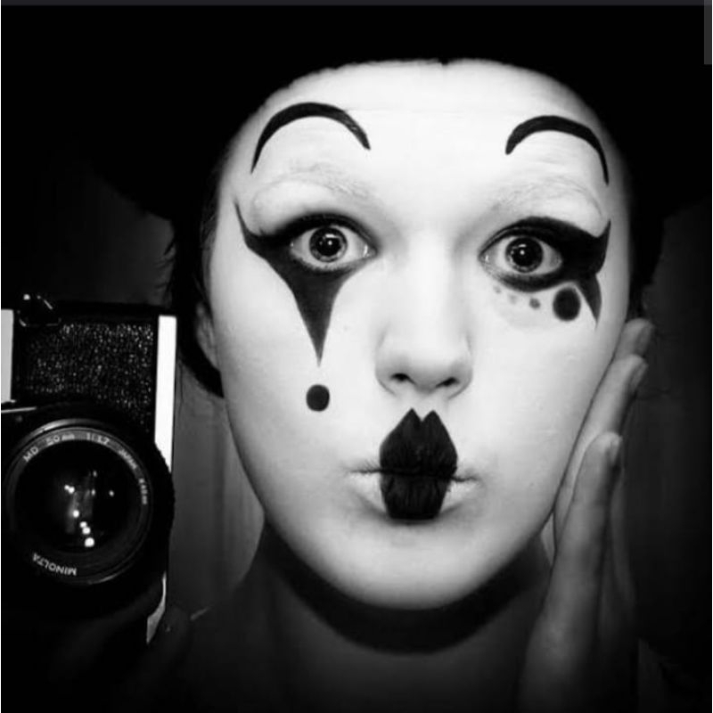 Make Up Pantomim Putih Hitam