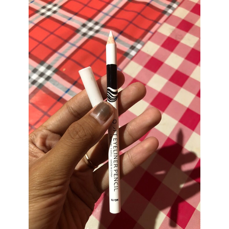 eyeliner putih