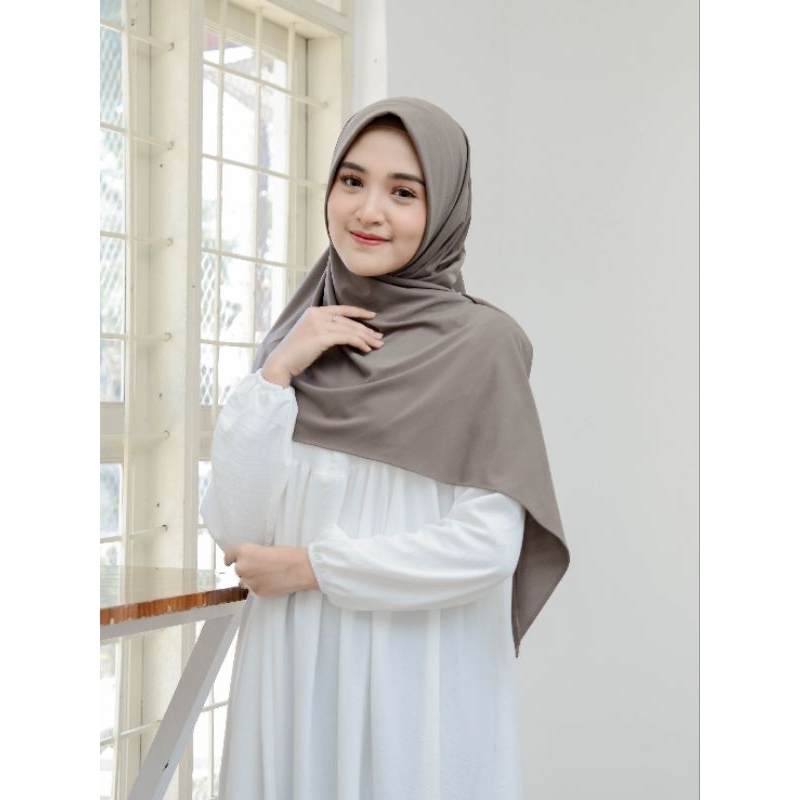 Segitiga Instan / Jilbab Instan
