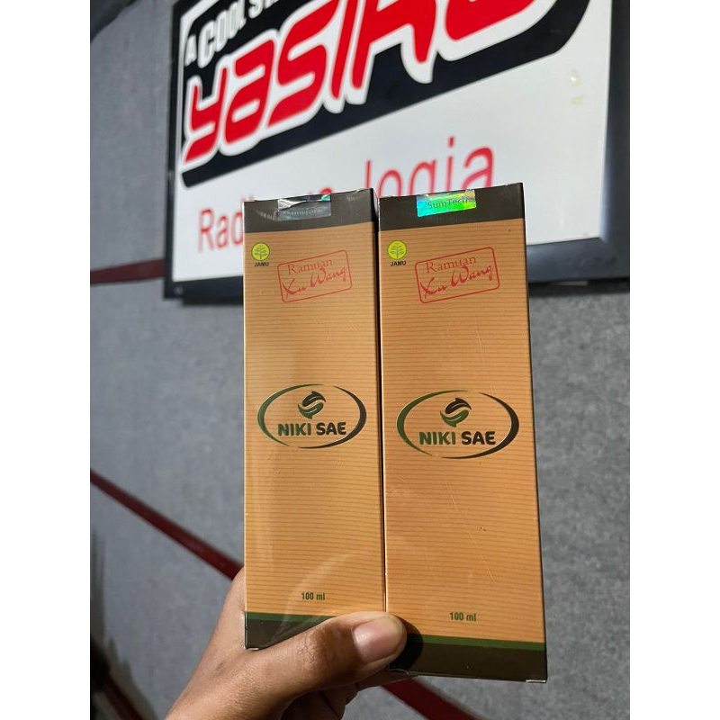 MINYAK NIKISAE