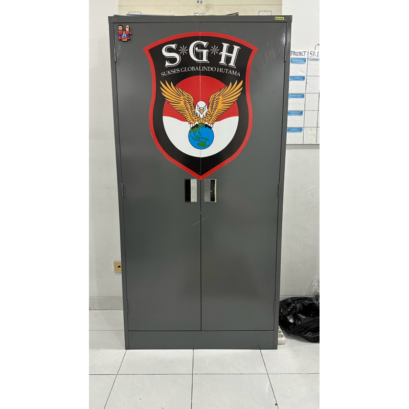 LEMARI ARSIP BESI