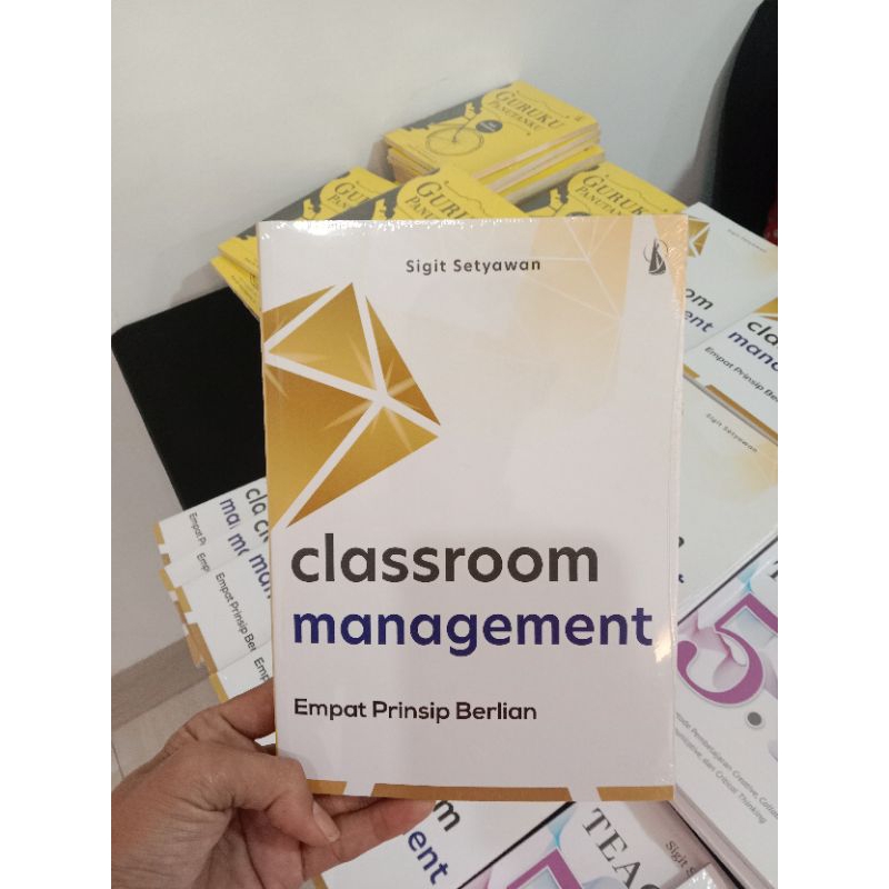 BUKU CLASSROOM MANAGEMENT