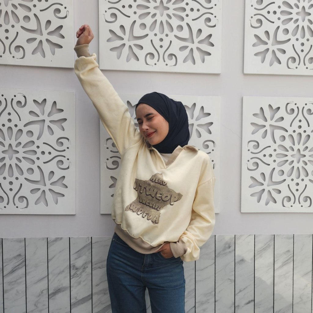 STAR COLAR SWEATER WANITA
