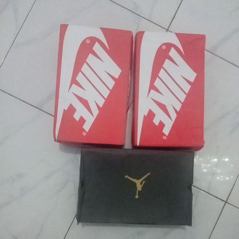 paket sepatu A