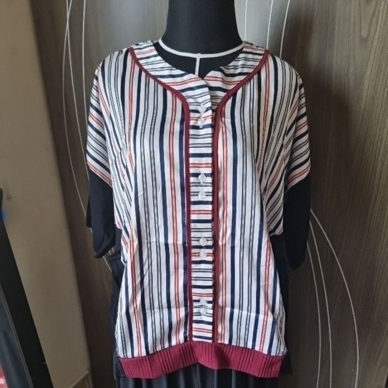 Atasan Wanita