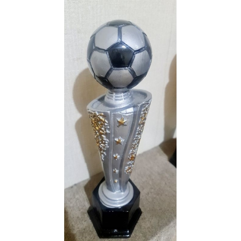 piala/teropy futsal.silver.36cm