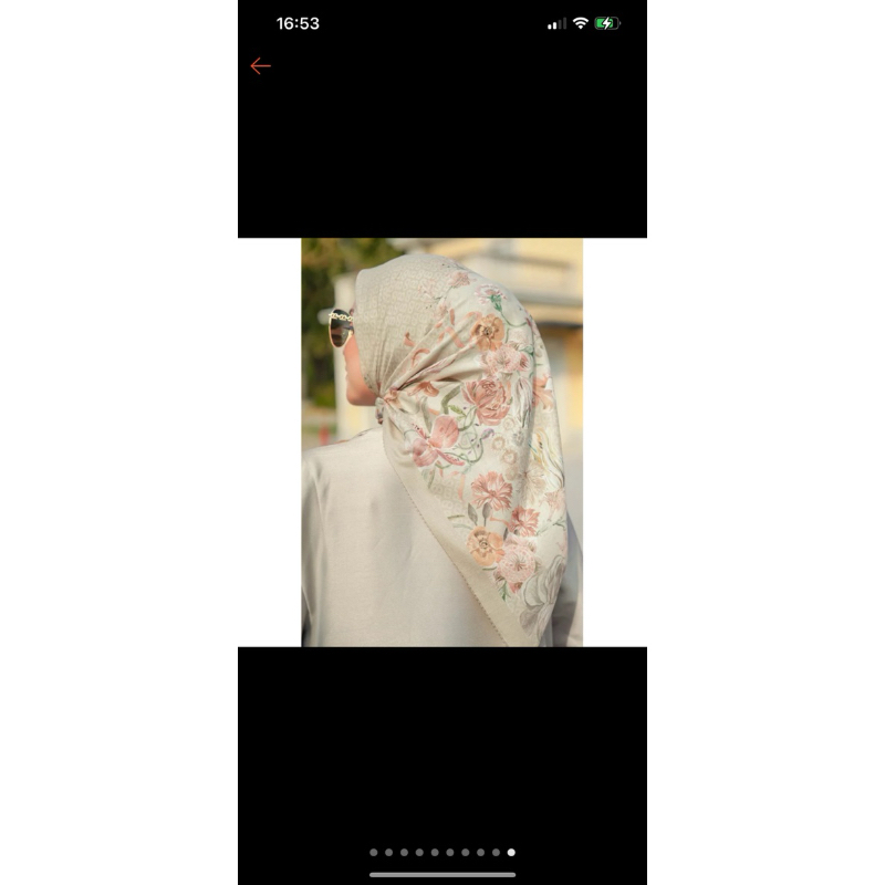 Buttonscarves