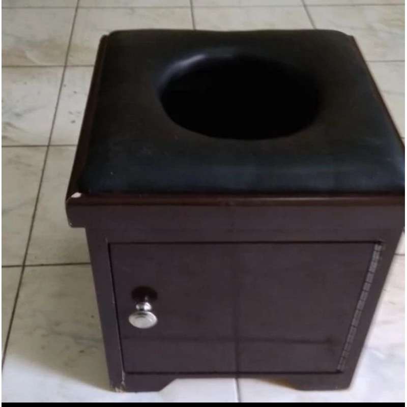 bangku ratus V