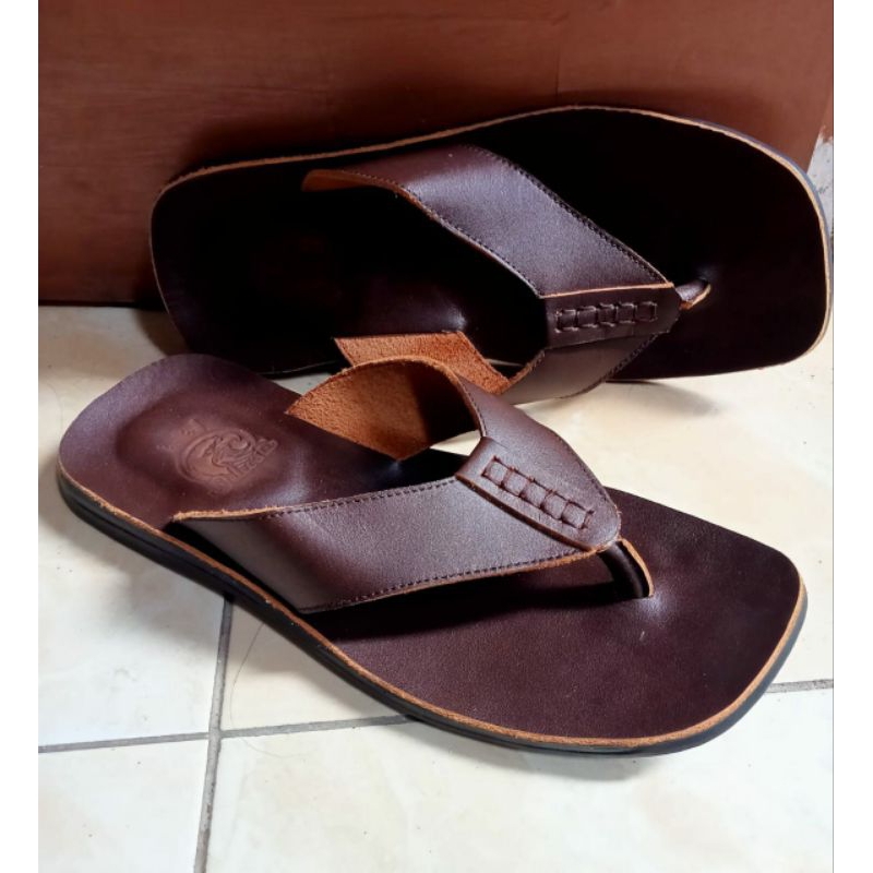sandal pria