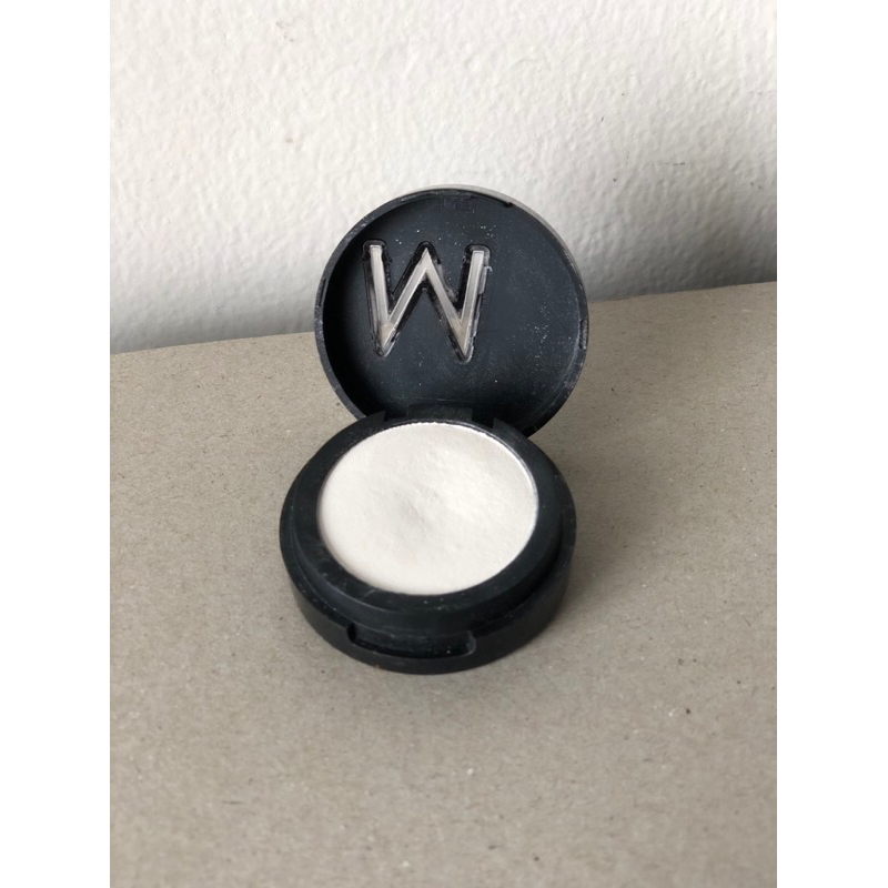 makeup store eye sadow