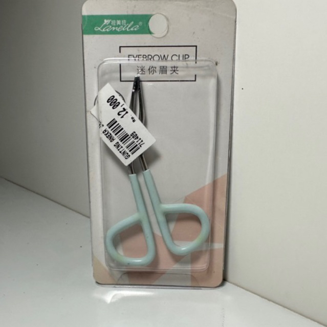 eyebrow clip