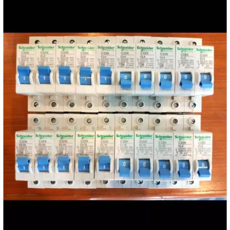 MCB Schneider biru