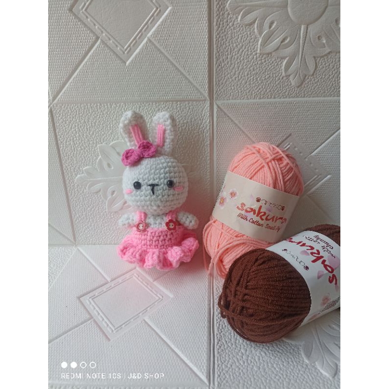 Boneka Kelinci Rajut