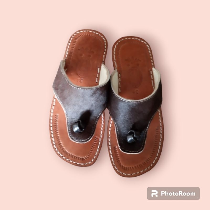 Sandal kulit pria