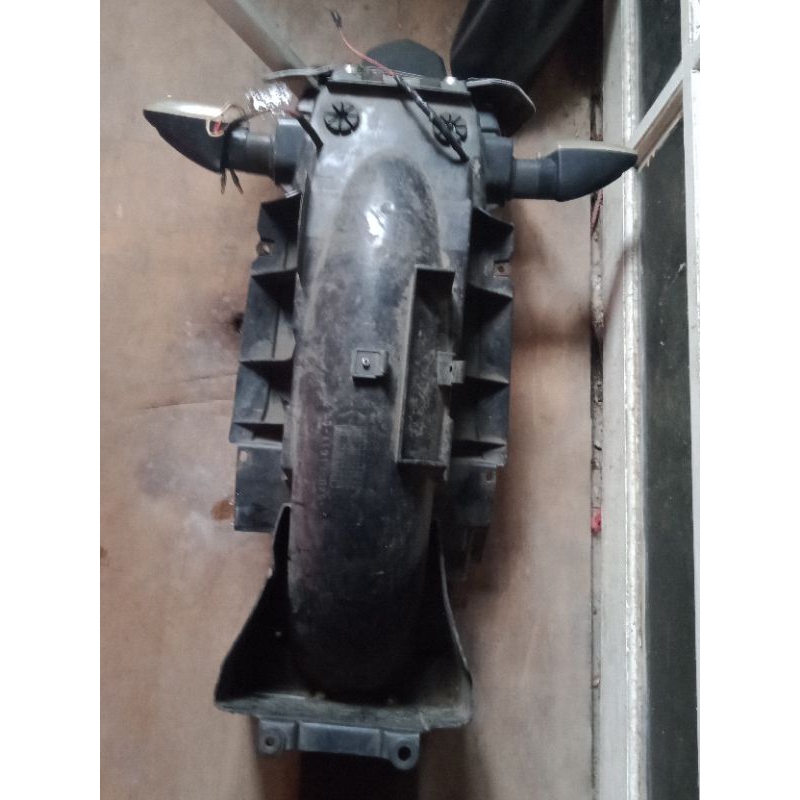 spakbor belakang Scorpio 2011