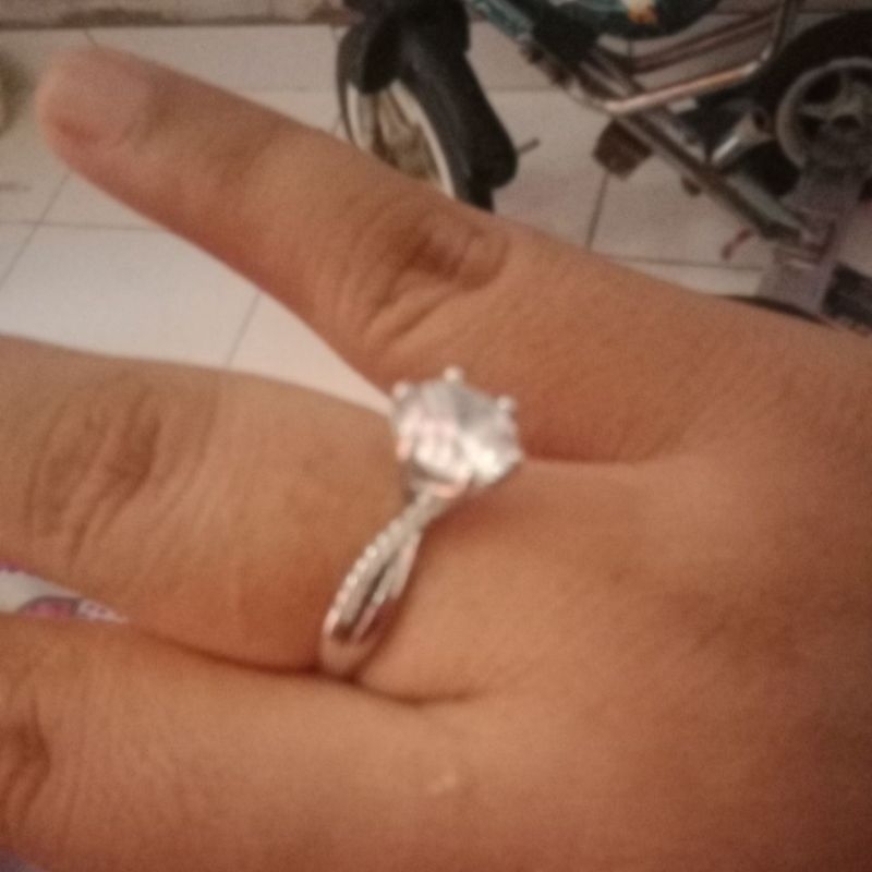 cincin mas putih