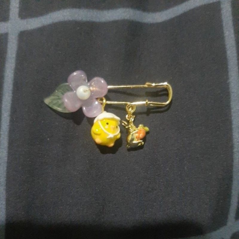 Pin edisi easter - jasmine tease