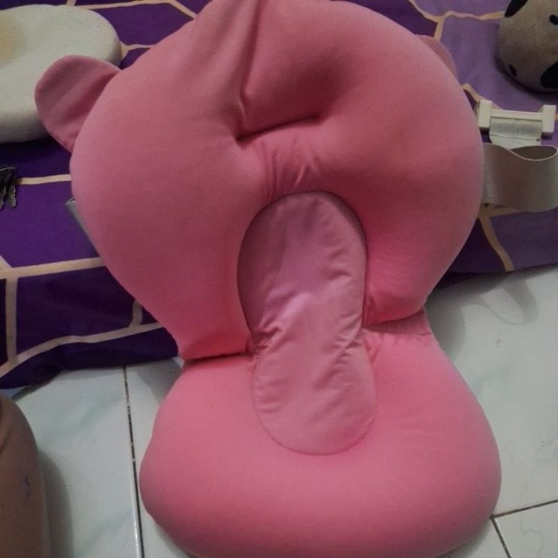 bantal mandi bayi