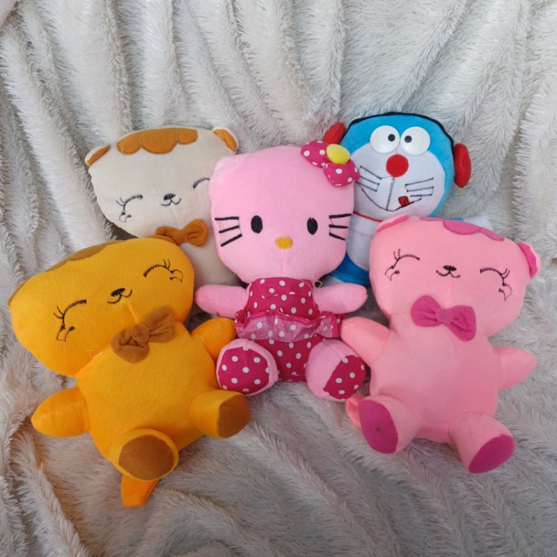 BONEKA KALAKTER 25 CM DORAEMON , HELLO KITTY